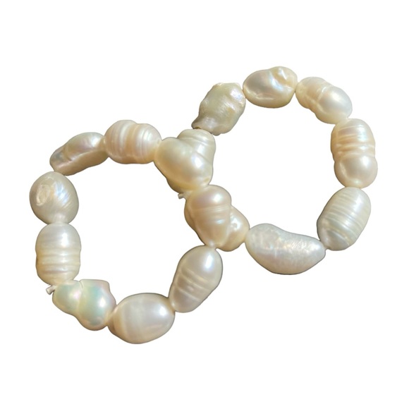 NATURAL Creamy Opalescent Seed Pearl Stretchy Rings (2) Size 8 - Picture 3 of 8